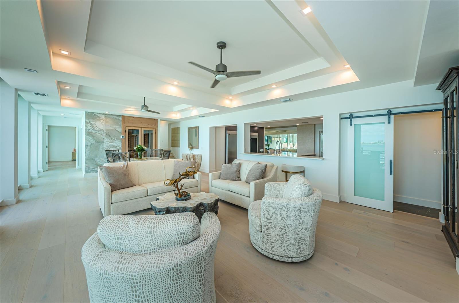 BOCA CIEGA ISLE - Residential