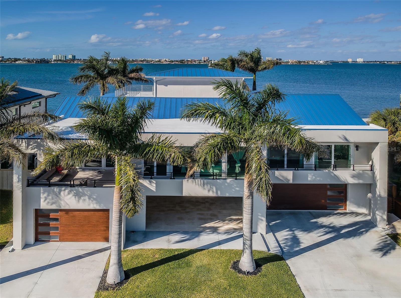 BOCA CIEGA ISLE - Residential