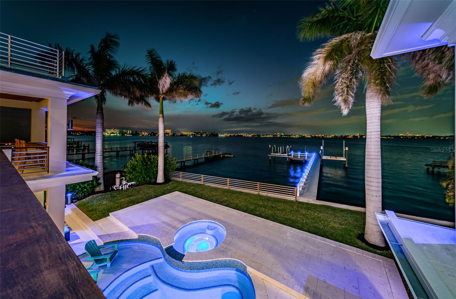BOCA CIEGA ISLE - Residential