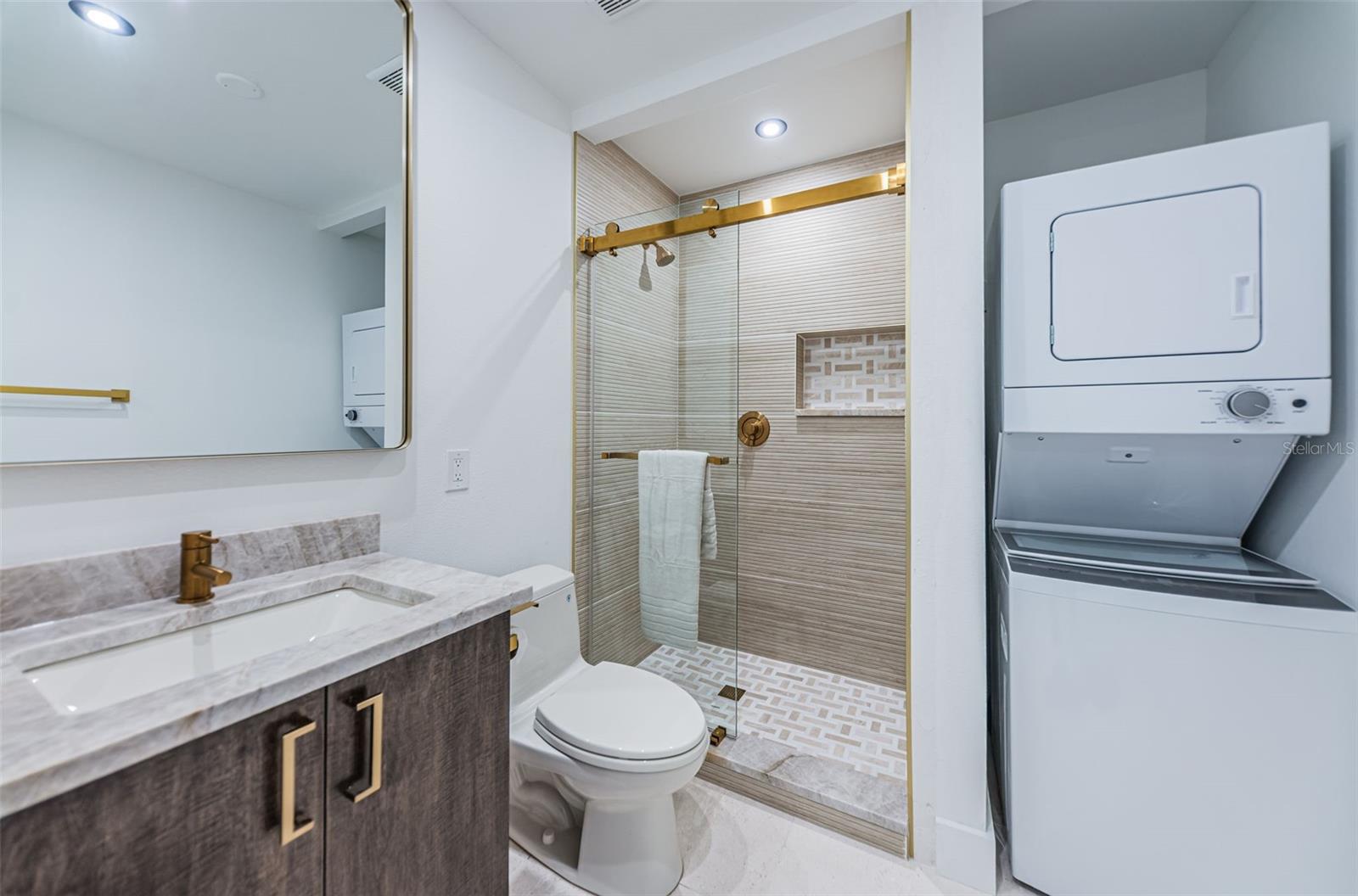 BOCA CIEGA ISLE - Residential
