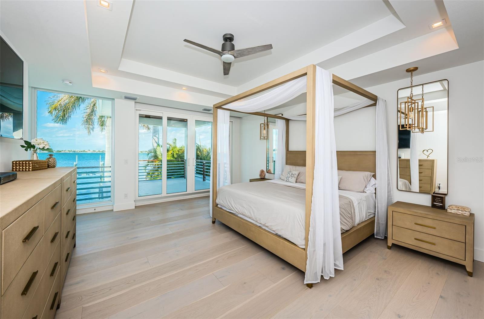 BOCA CIEGA ISLE - Residential