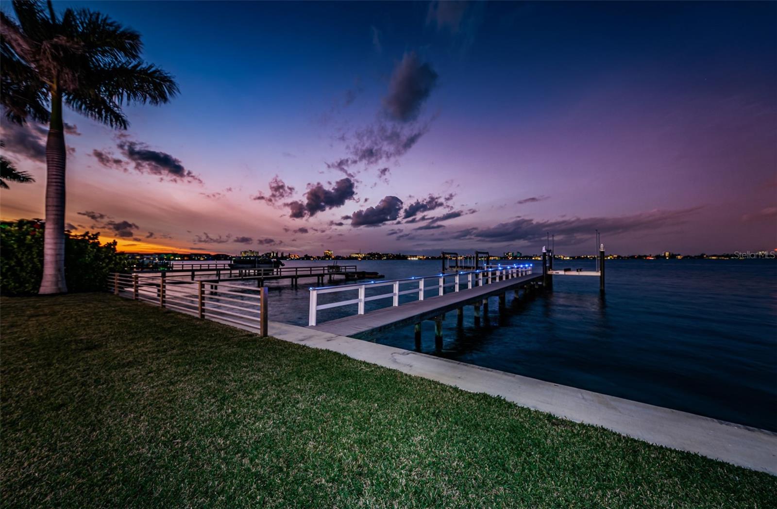 BOCA CIEGA ISLE - Residential