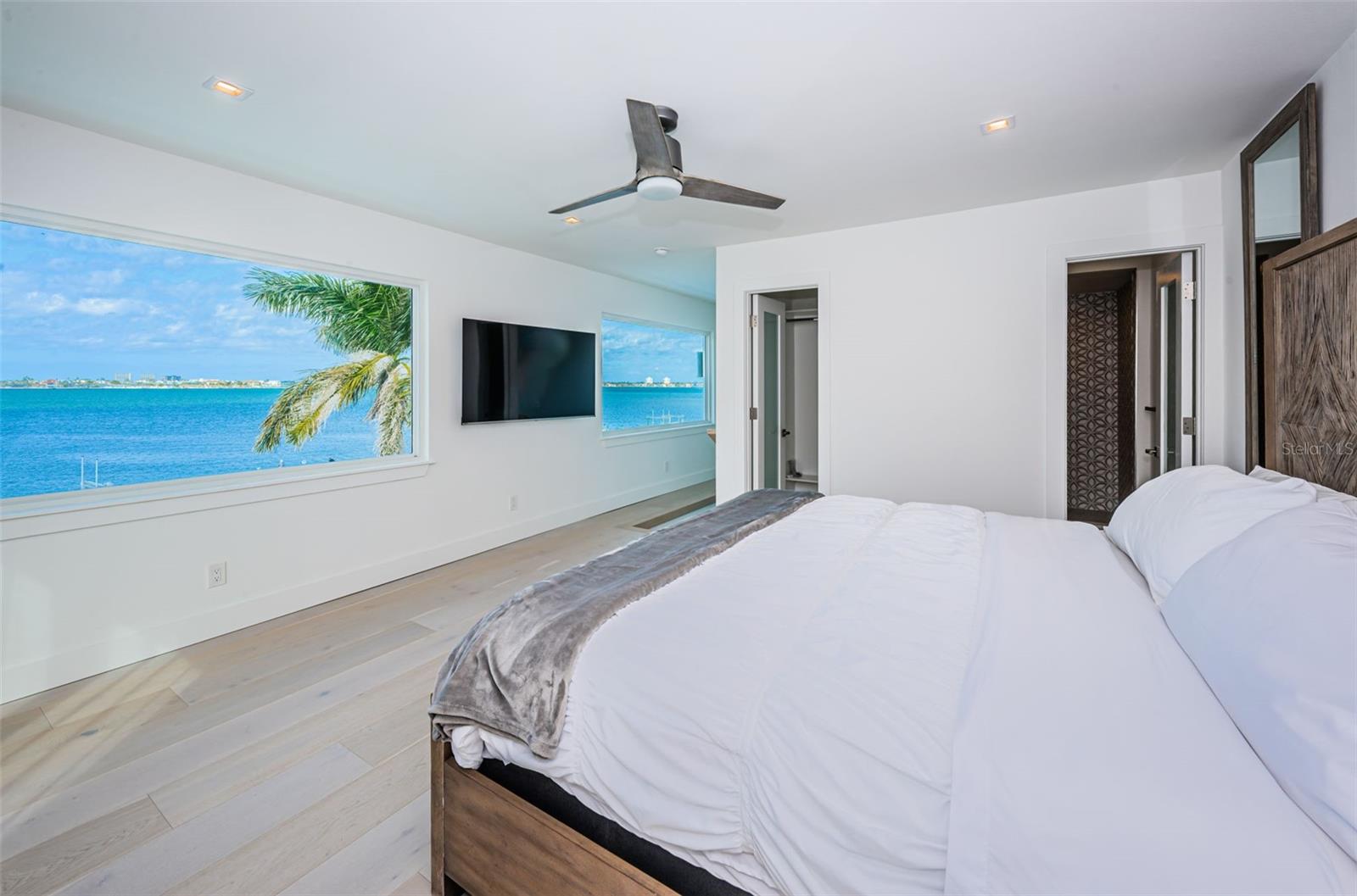BOCA CIEGA ISLE - Residential