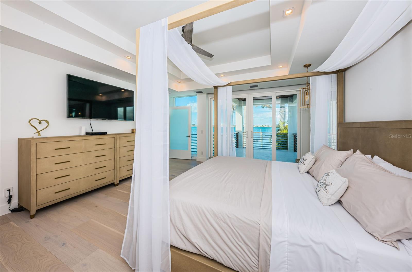 BOCA CIEGA ISLE - Residential