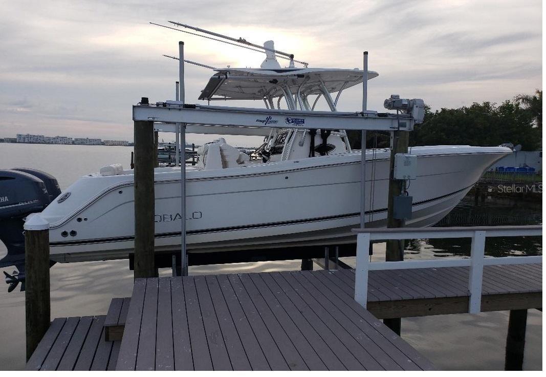 BOCA CIEGA ISLE - Residential