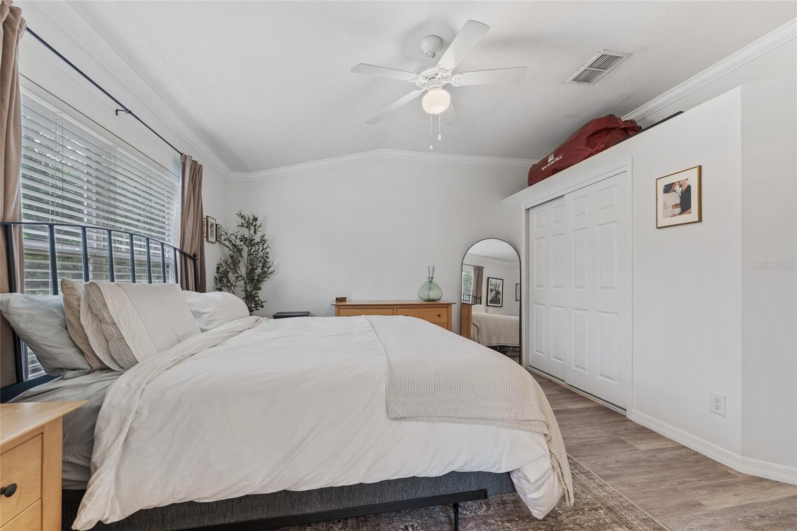 TUCKER OAKS CONDO PH 4 - Residential