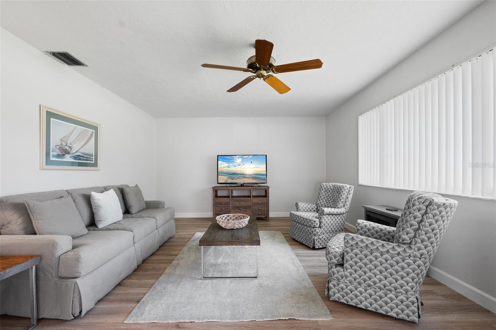 GLEN OAKS RIDGE VILLAS 1 - Residential