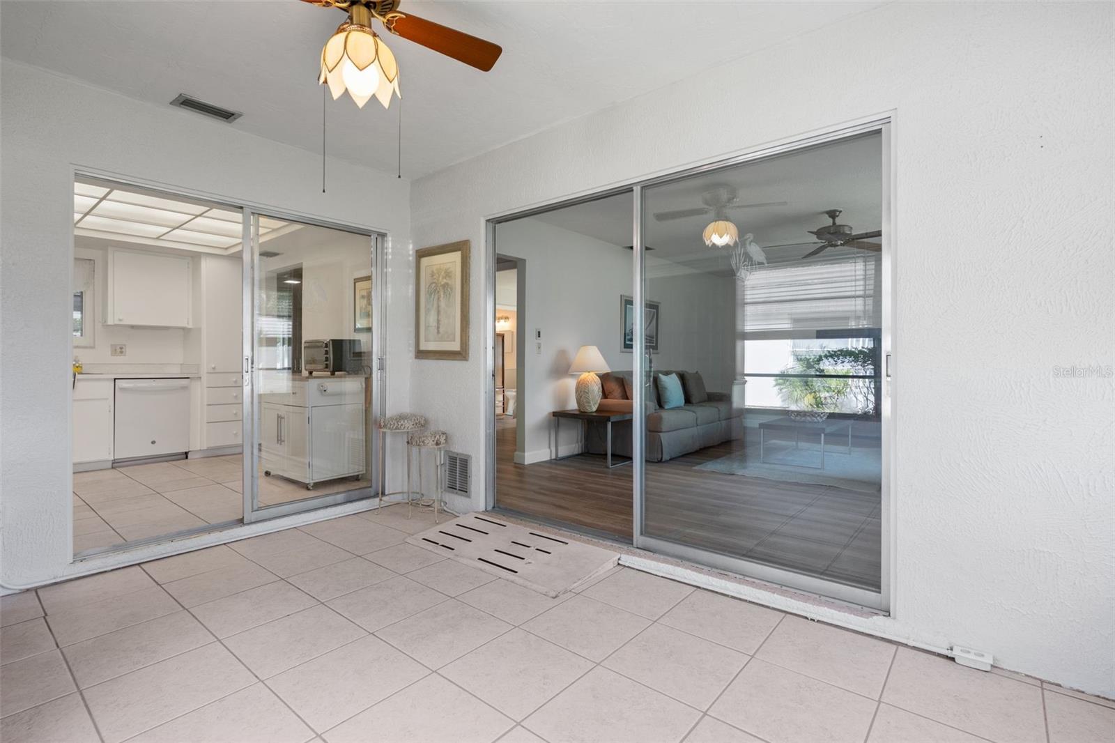 GLEN OAKS RIDGE VILLAS 1 - Residential