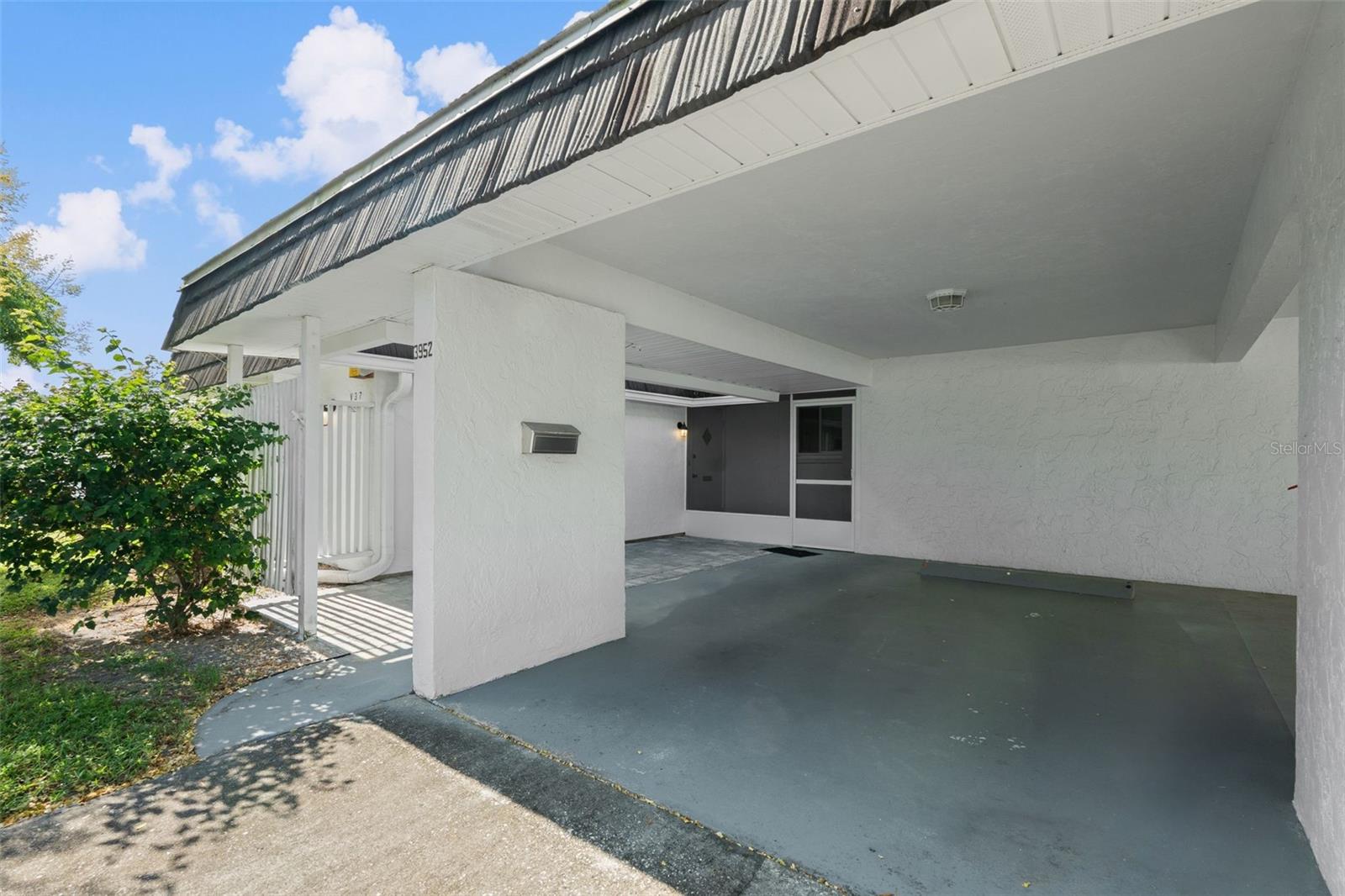 GLEN OAKS RIDGE VILLAS 1 - Residential
