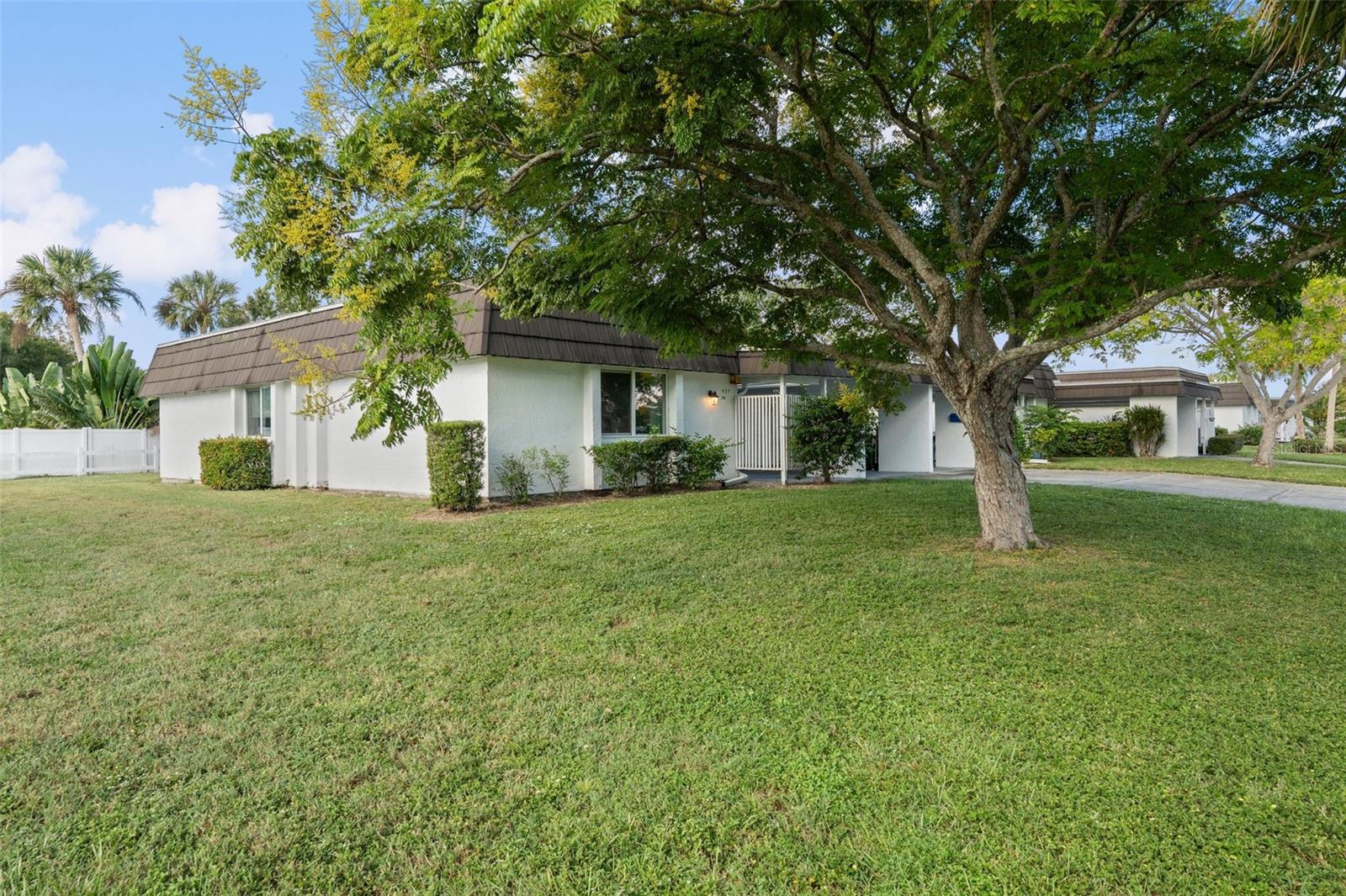 GLEN OAKS RIDGE VILLAS 1 - Residential
