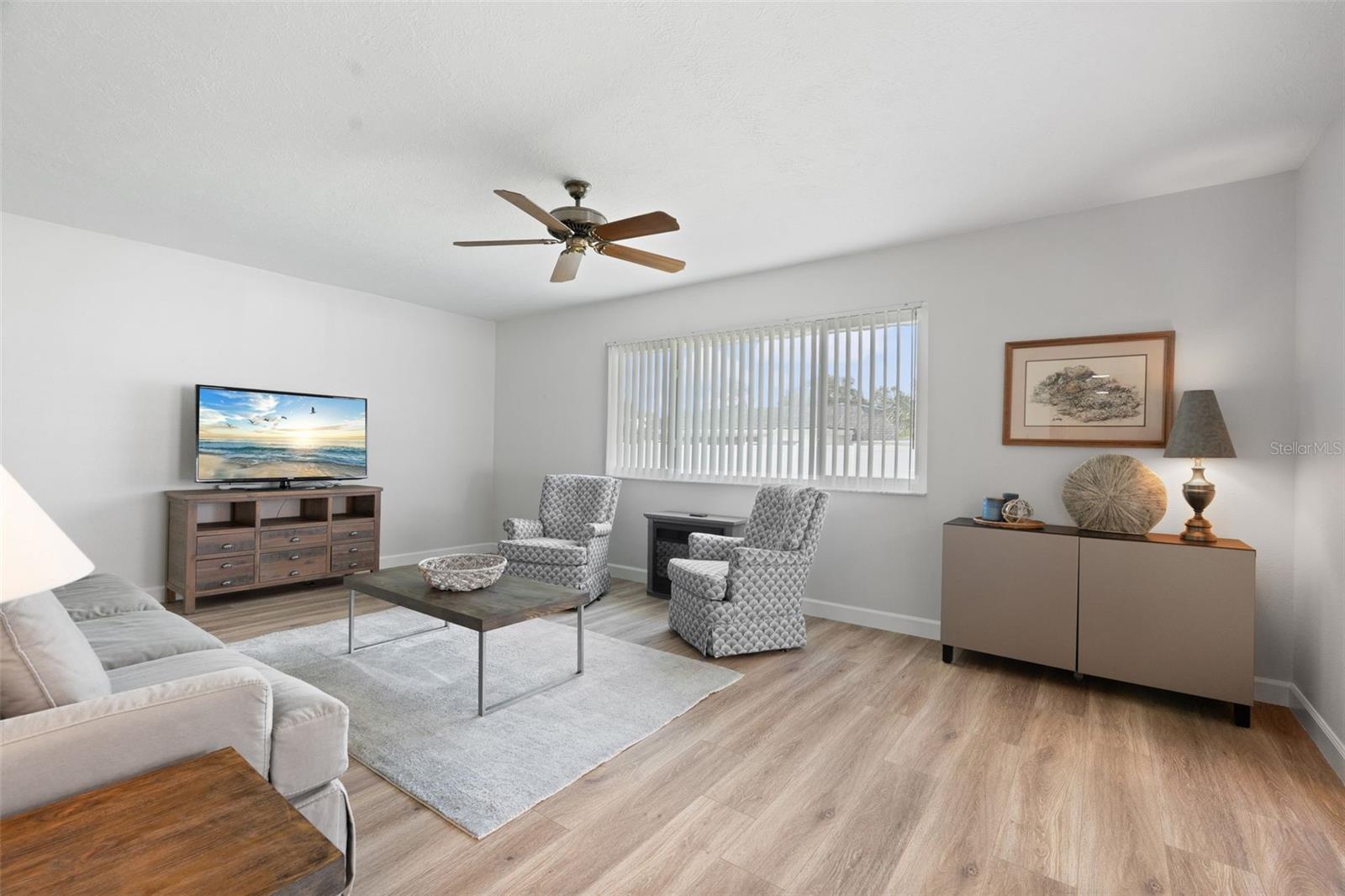 GLEN OAKS RIDGE VILLAS 1 - Residential