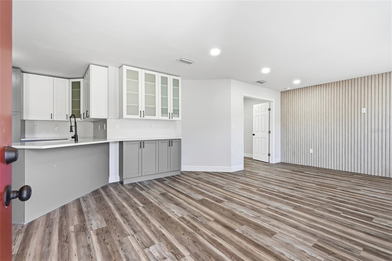 LAKEWOOD - Residential