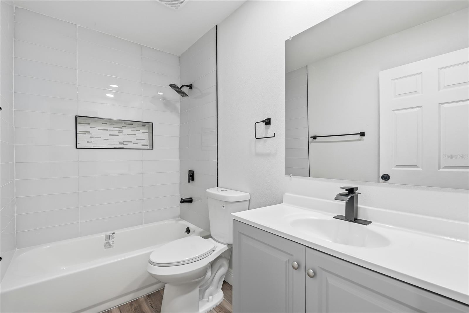 LAKEWOOD - Residential