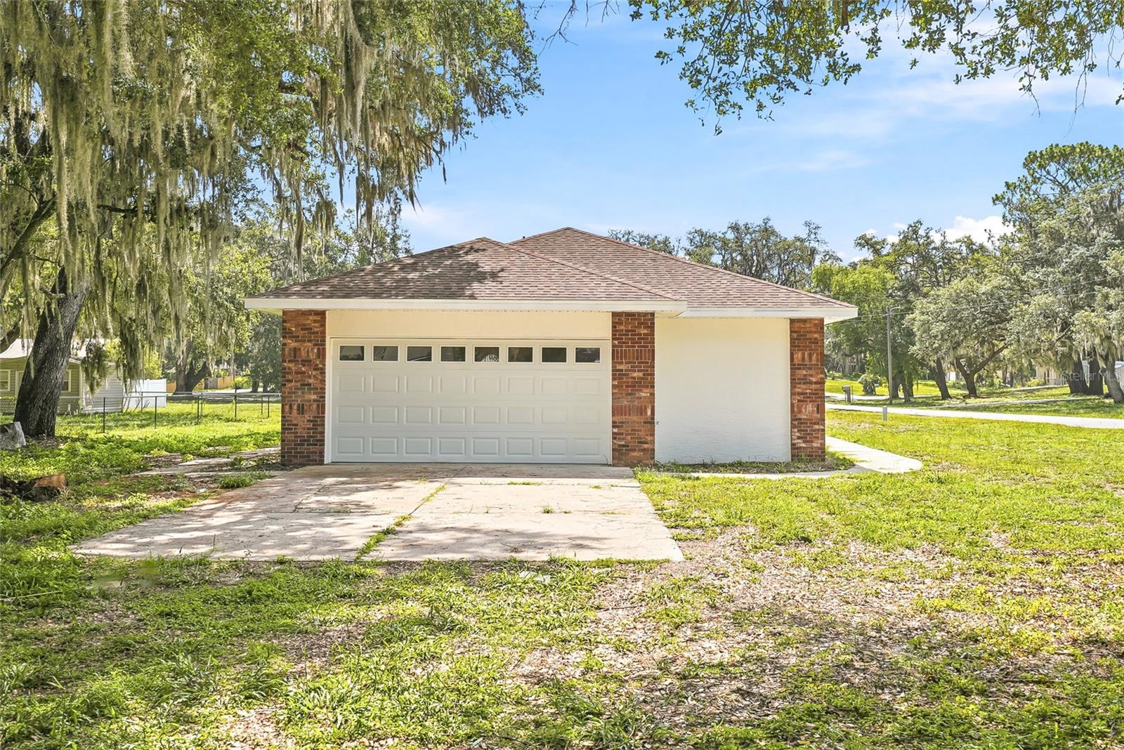 LAKEWOOD - Residential
