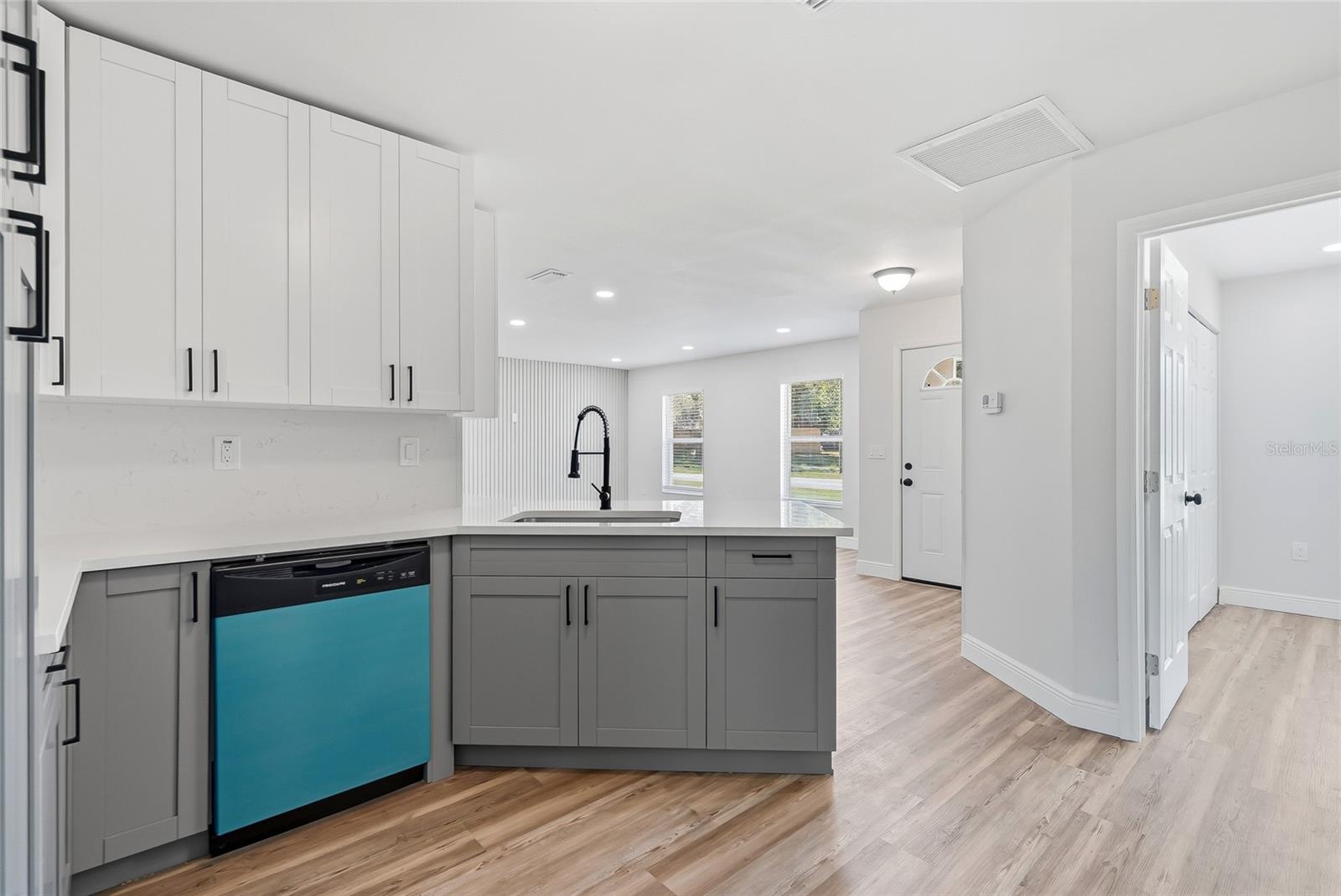 LAKEWOOD - Residential