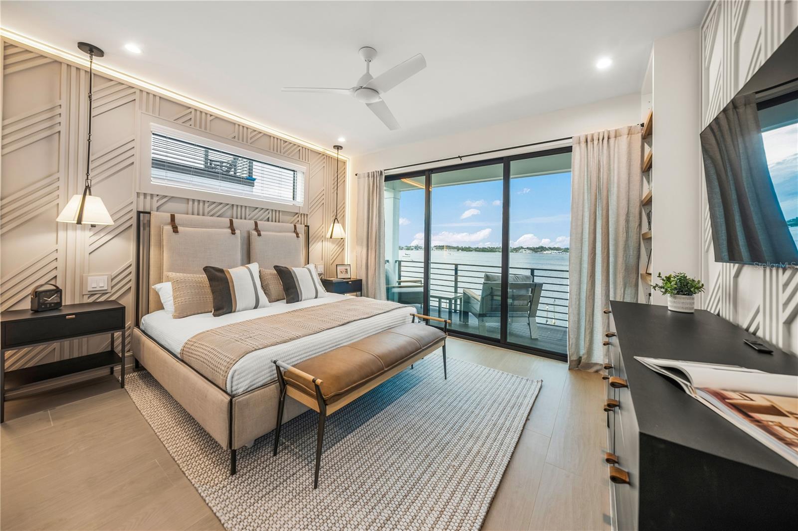 CORTEZ BEACH - Residential