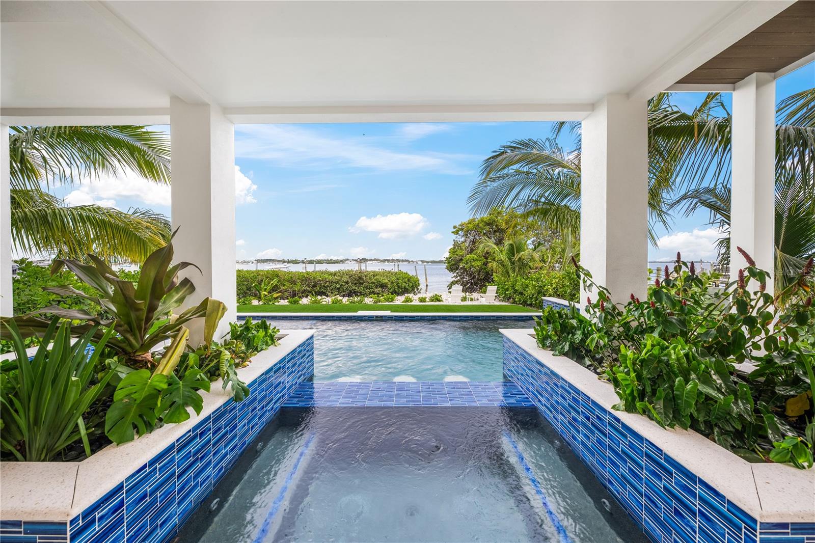 CORTEZ BEACH - Residential