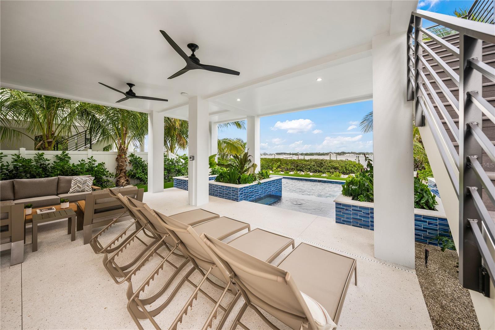 CORTEZ BEACH - Residential