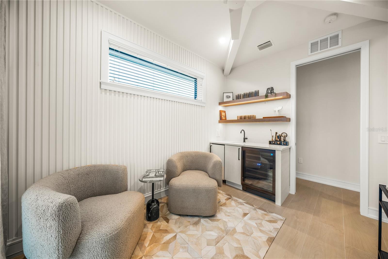 CORTEZ BEACH - Residential