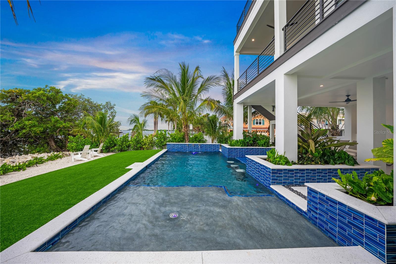 CORTEZ BEACH - Residential