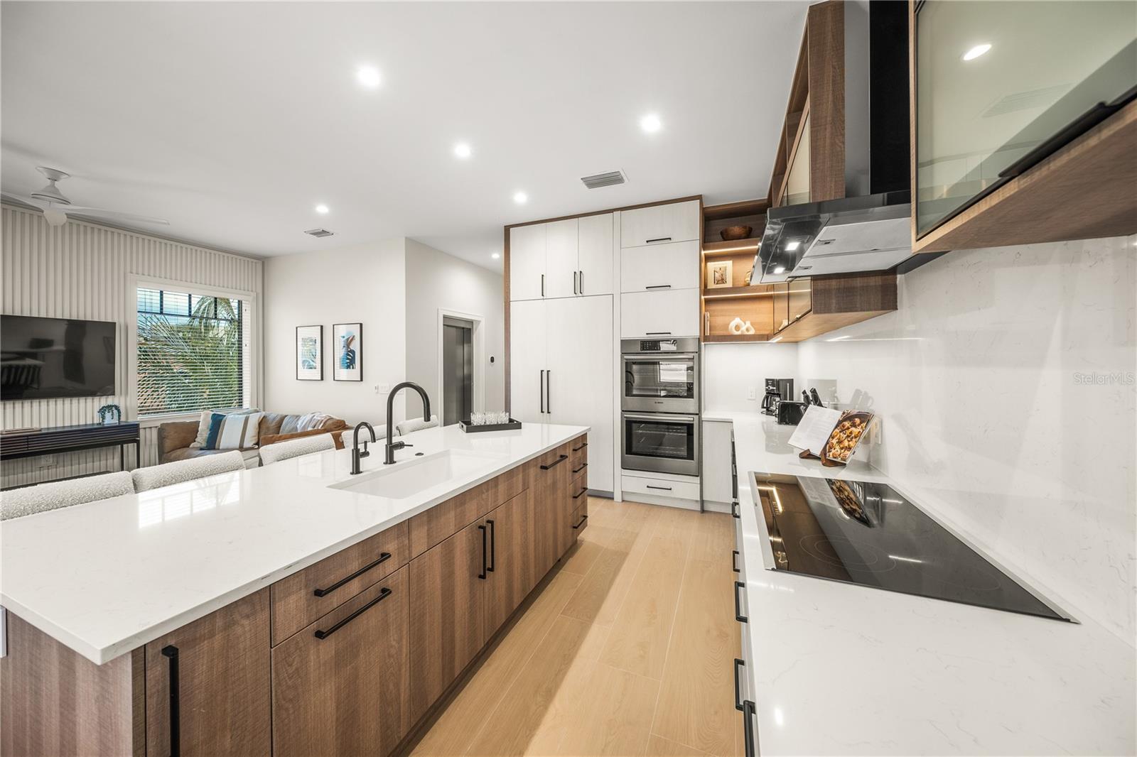 CORTEZ BEACH - Residential