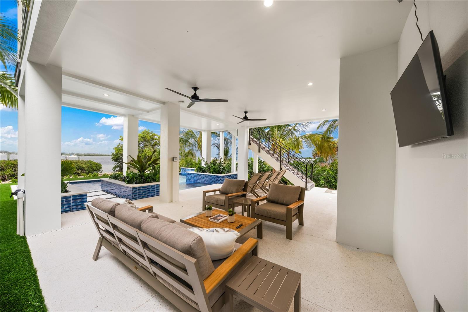CORTEZ BEACH - Residential