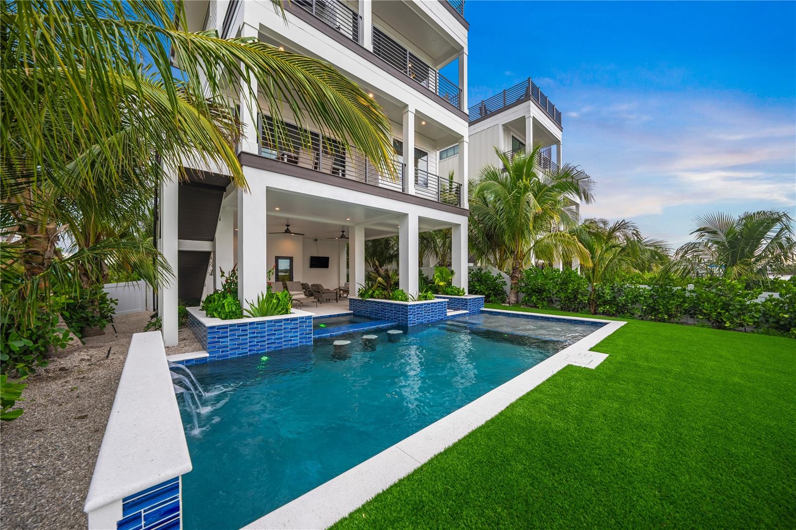 CORTEZ BEACH - Residential
