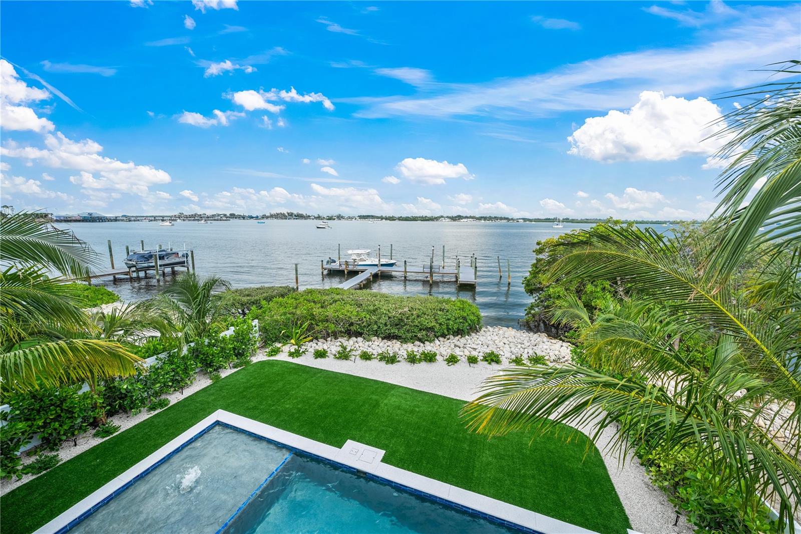 CORTEZ BEACH - Residential