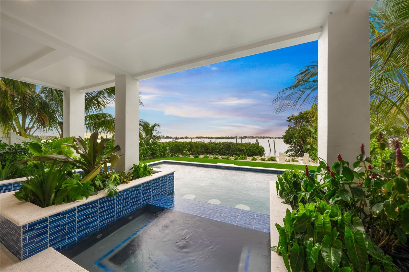 CORTEZ BEACH - Residential