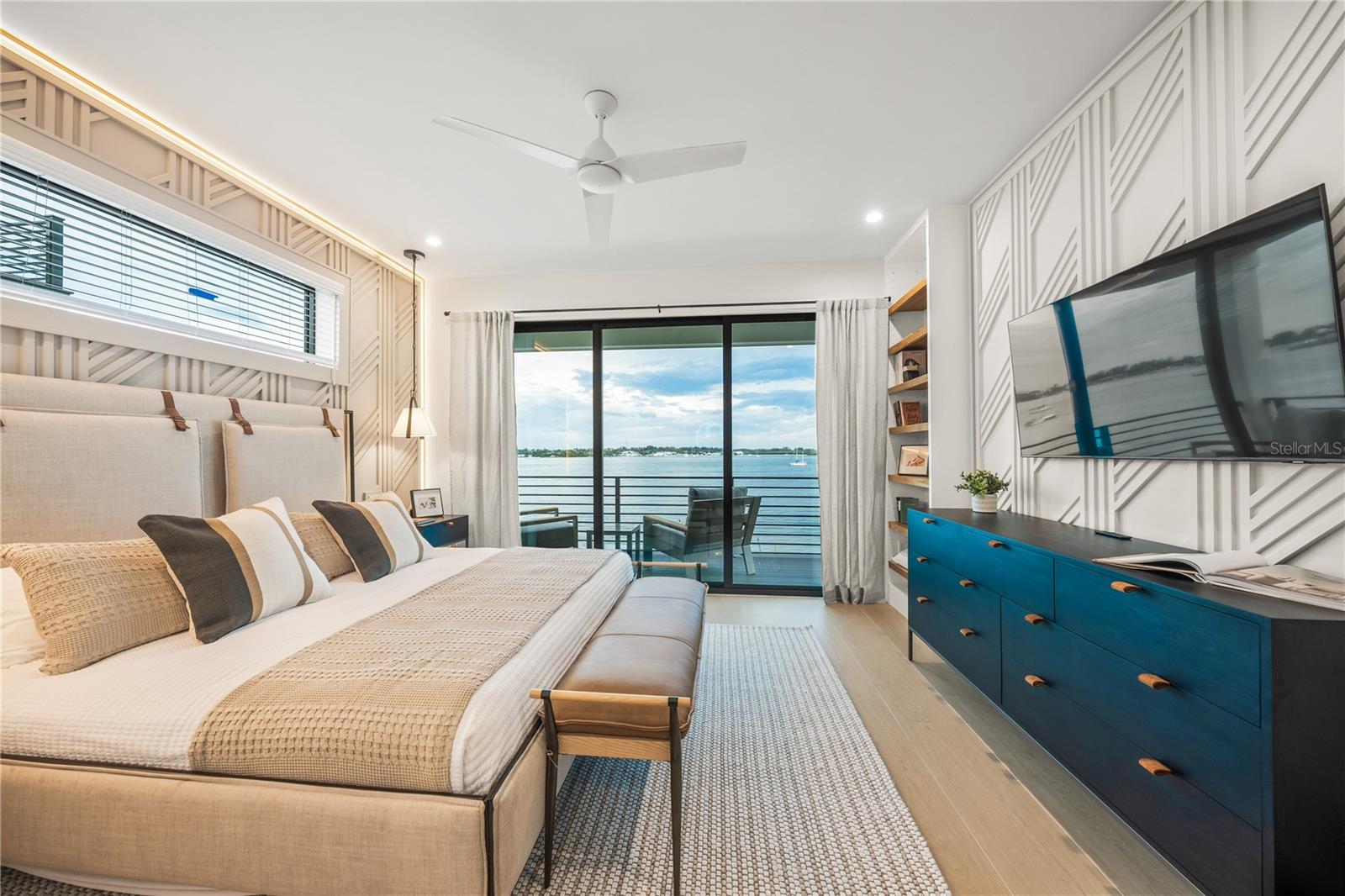 CORTEZ BEACH - Residential