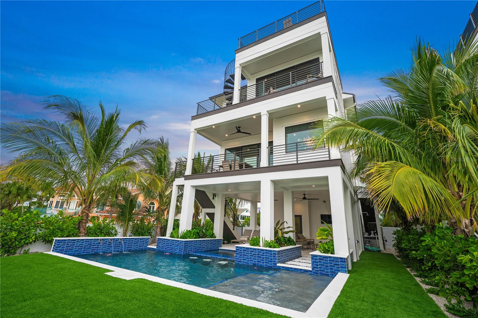 CORTEZ BEACH - Residential
