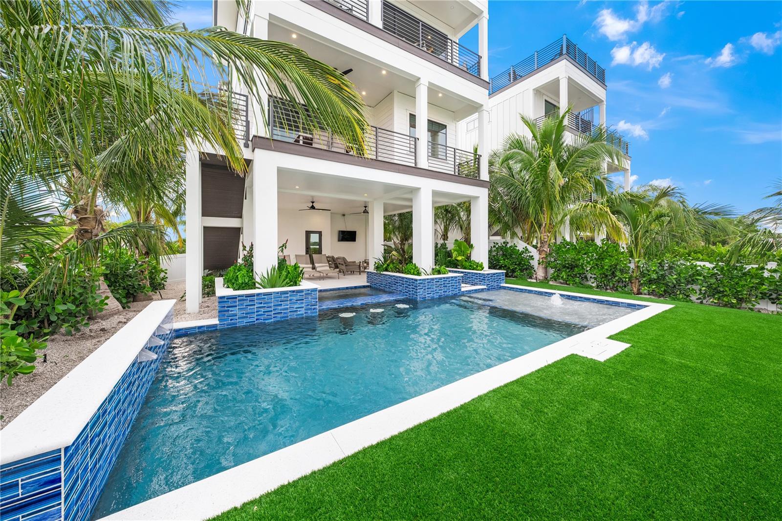 CORTEZ BEACH - Residential