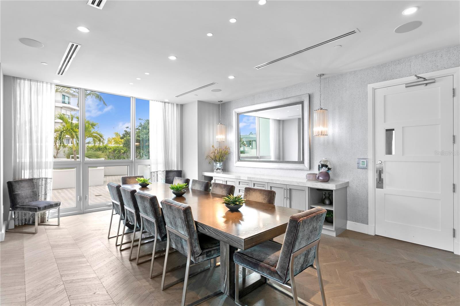 VIRAGE BAYSHORE - Residential