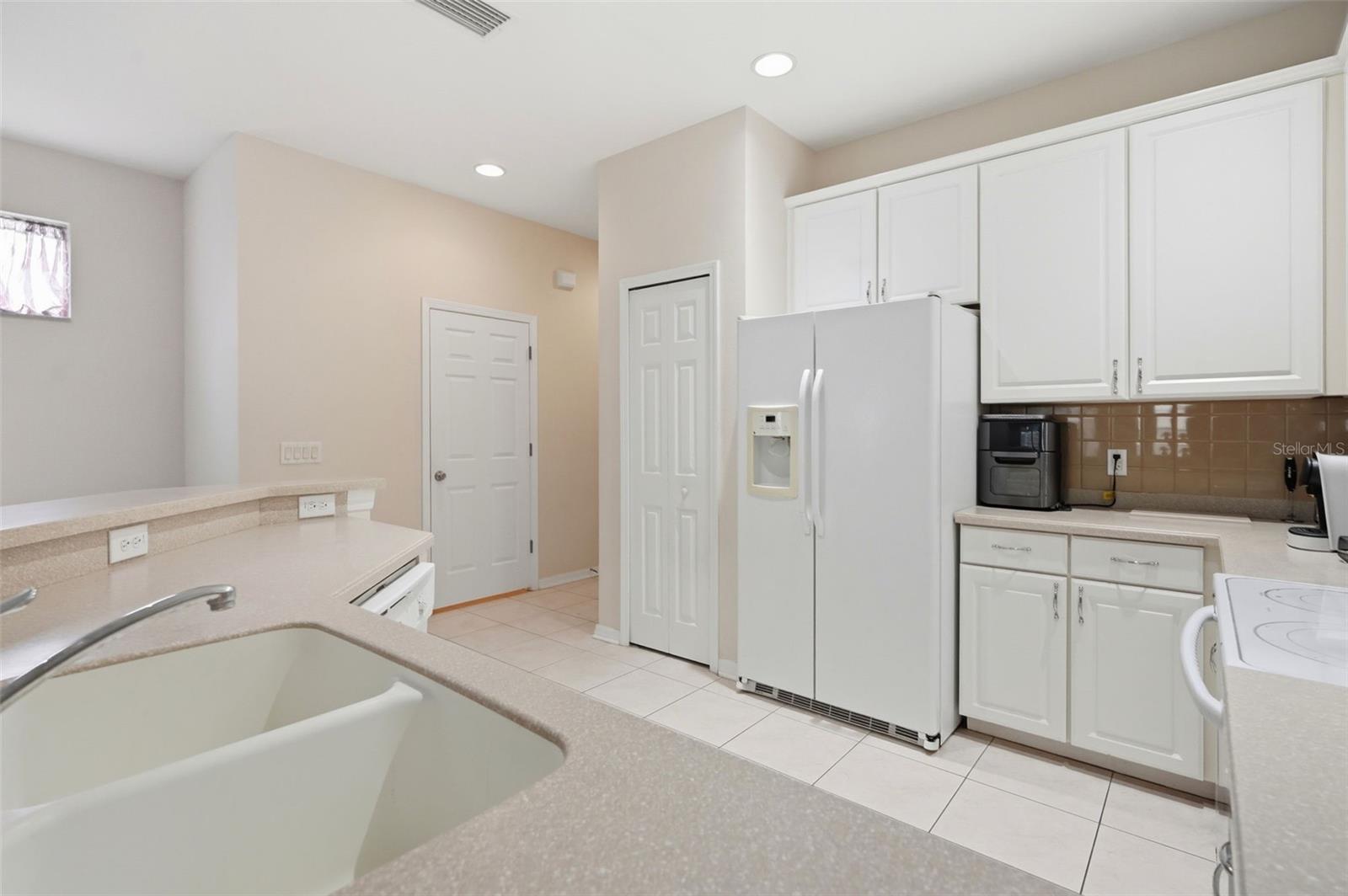 VENTANA TWNHMS AT WATERS EDGE - Residential