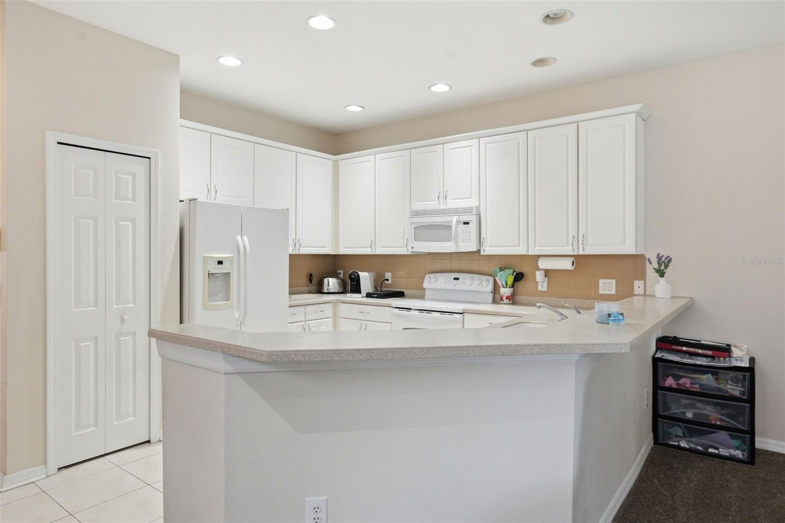 VENTANA TWNHMS AT WATERS EDGE - Residential