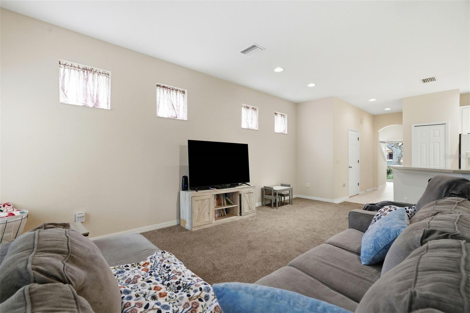 VENTANA TWNHMS AT WATERS EDGE - Residential