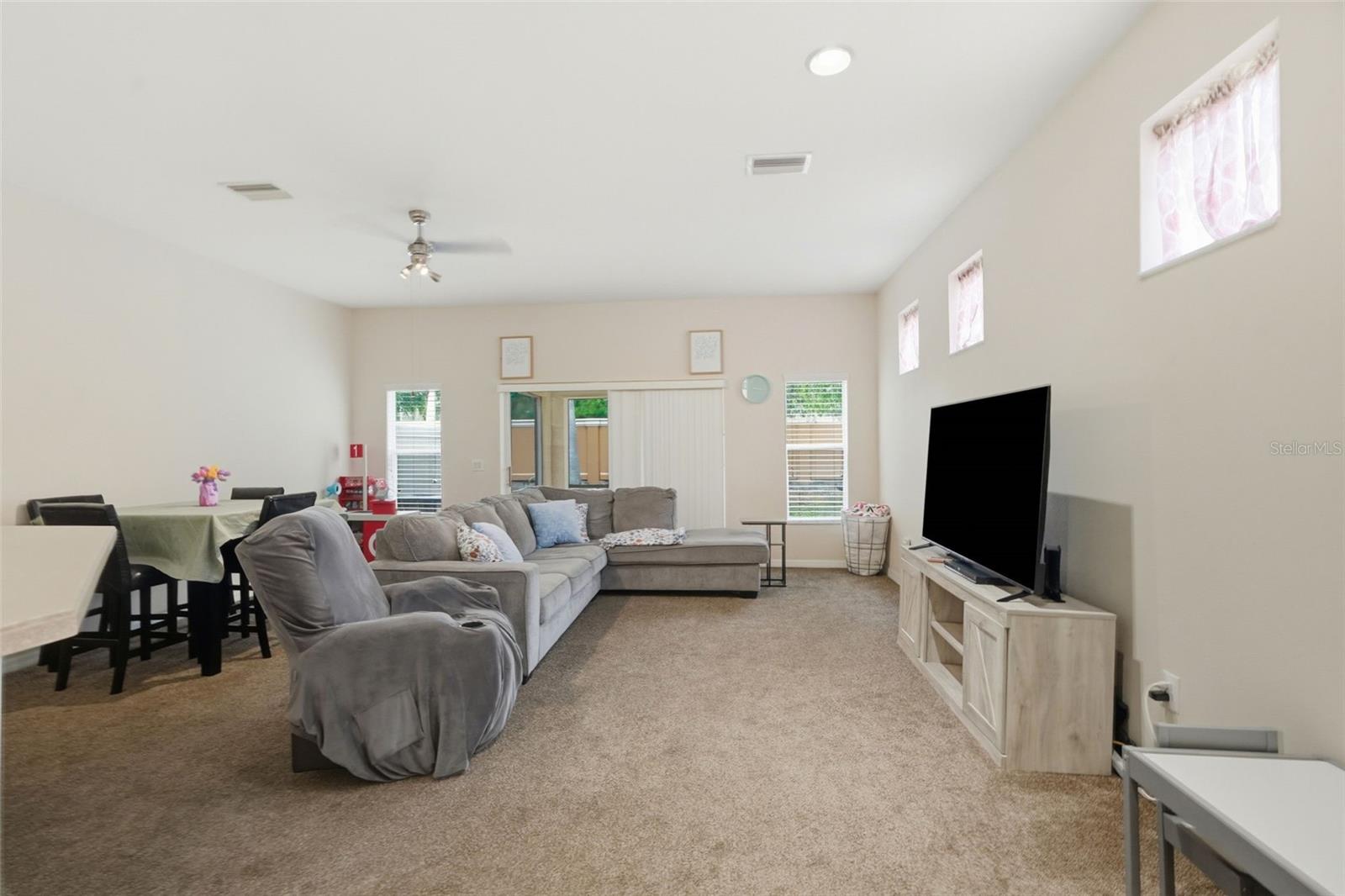 VENTANA TWNHMS AT WATERS EDGE - Residential