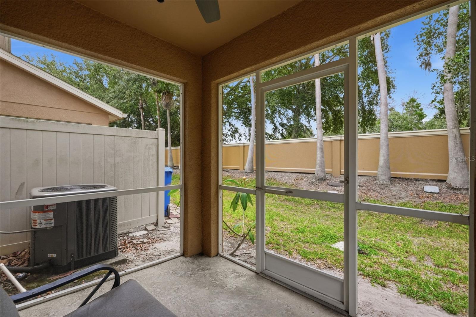 VENTANA TWNHMS AT WATERS EDGE - Residential