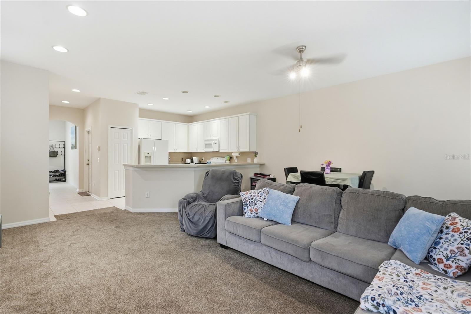 VENTANA TWNHMS AT WATERS EDGE - Residential