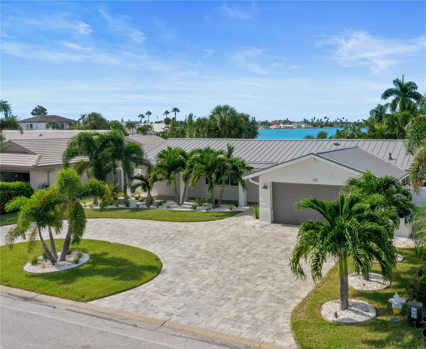 THREE PALMS POINT - Residential