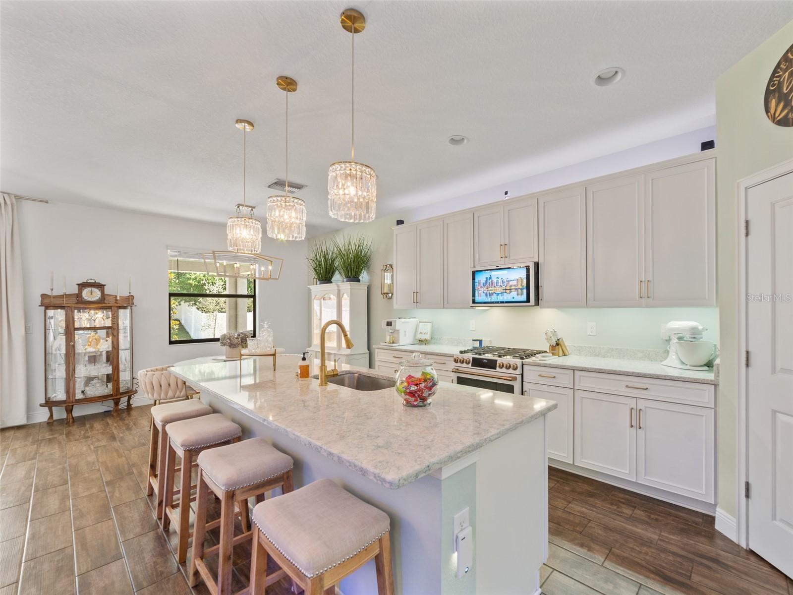 FLORABLU ESTATES - Residential