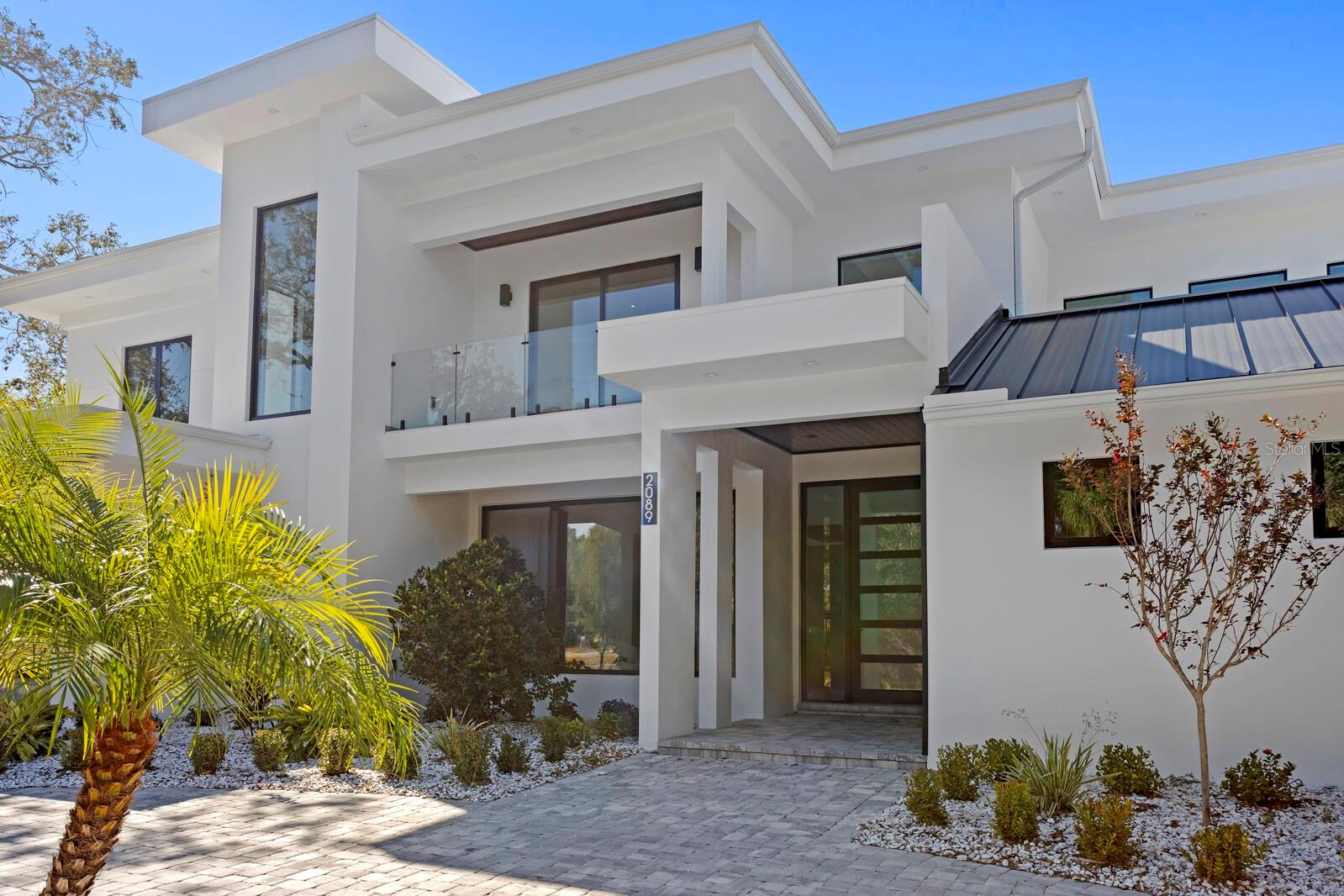 LA LINDA TERRACE - Residential
