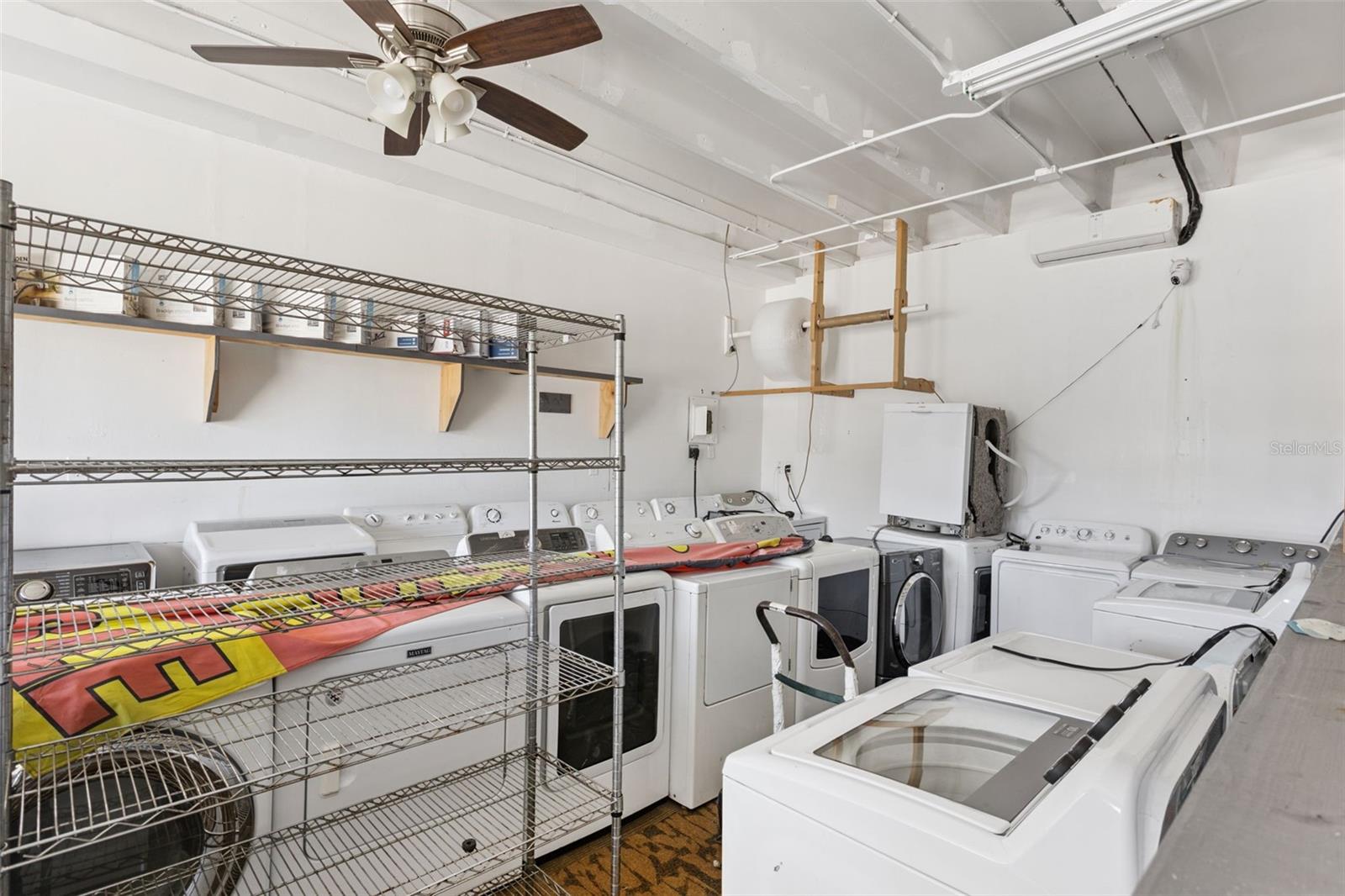 LEESBURG - Commercial Sale