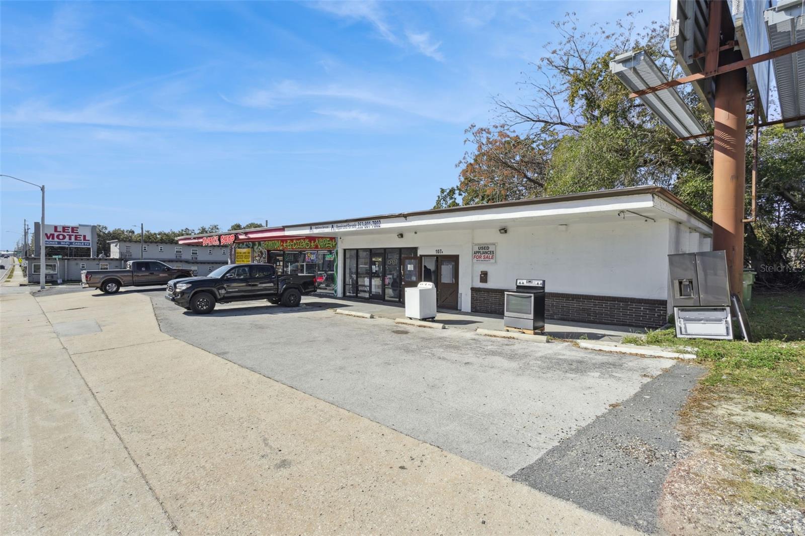 LEESBURG - Commercial Sale