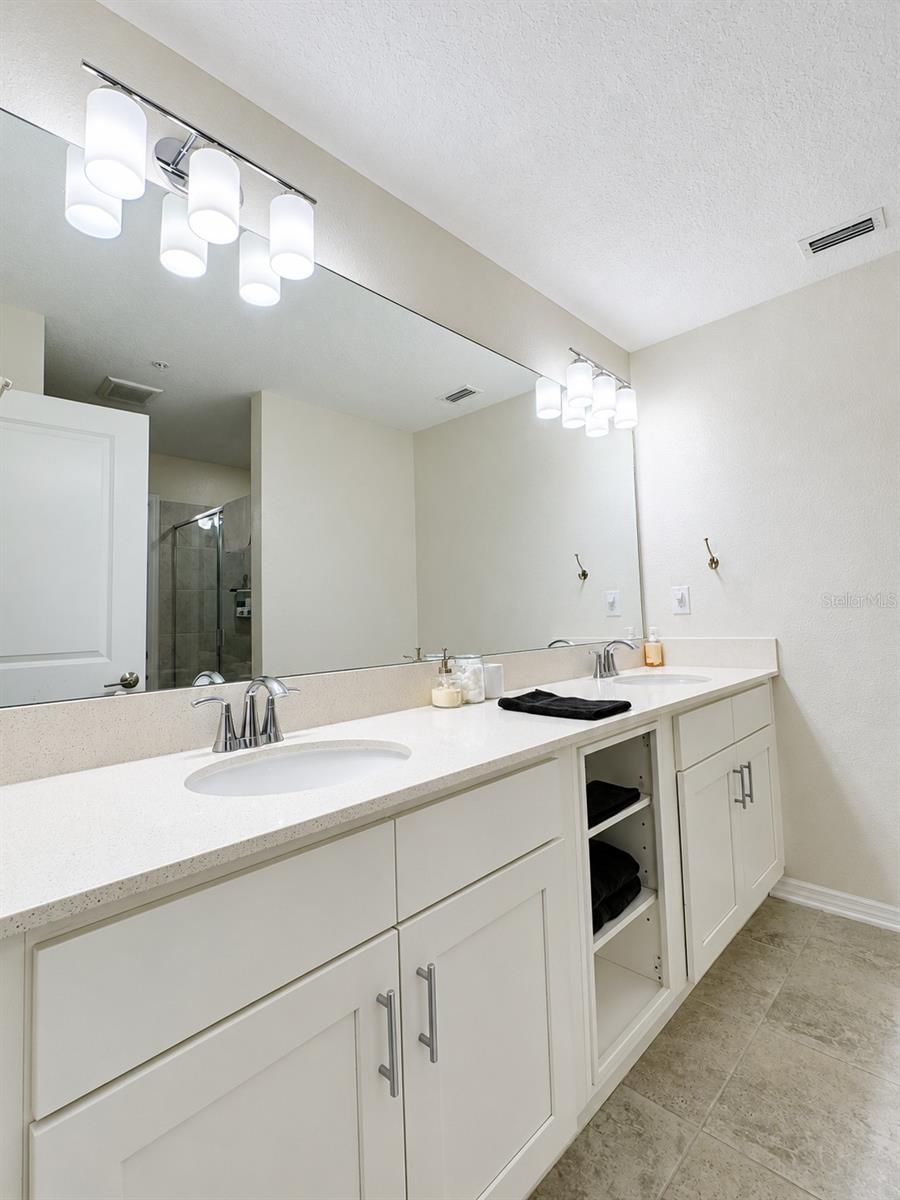 THE TERRACES AT STOREY LAKE CONDO 2 PH 5 - Residential