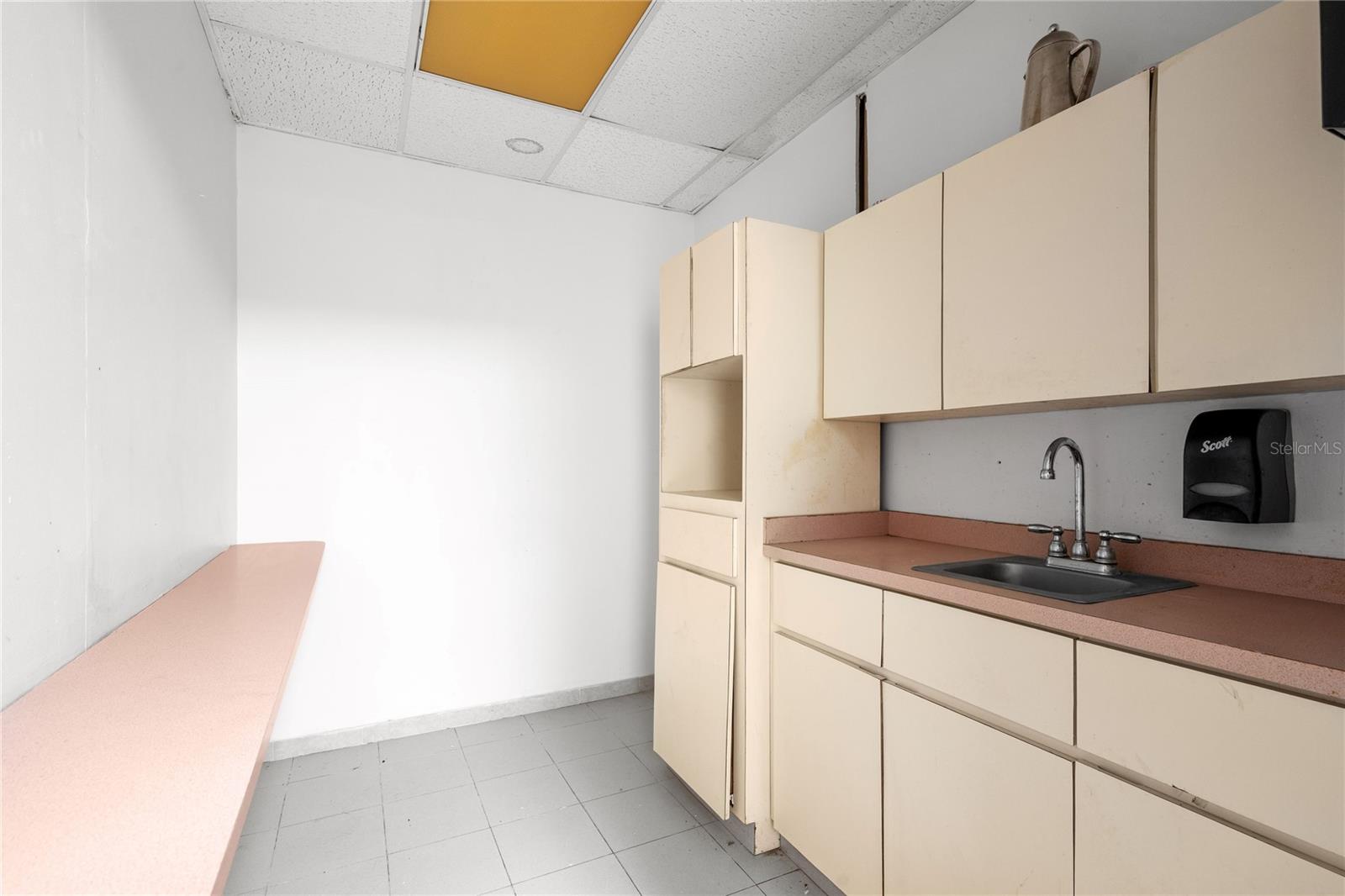 HATO REY - Commercial Lease