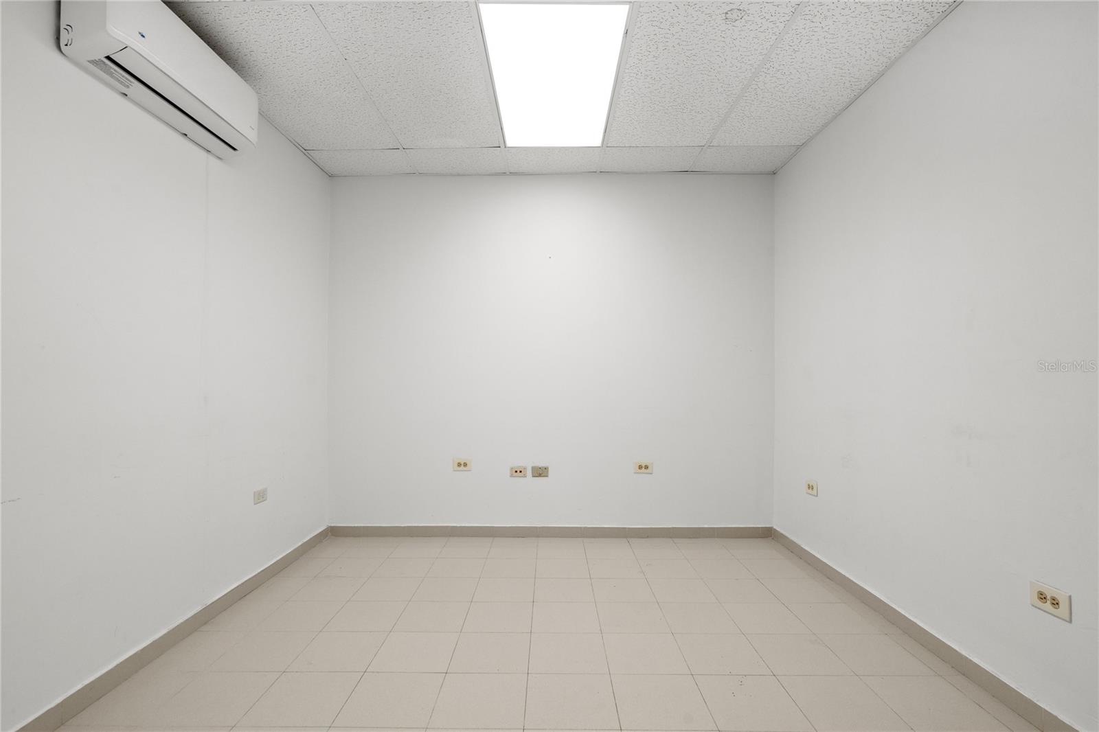 HATO REY - Commercial Lease