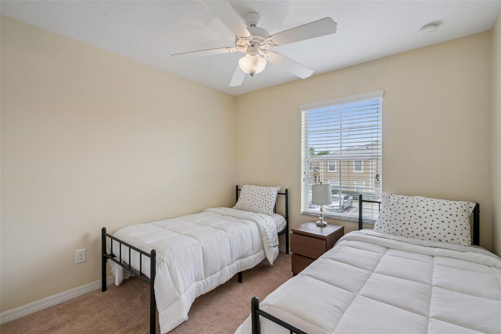 AMBERLEE TWNHMS - Residential