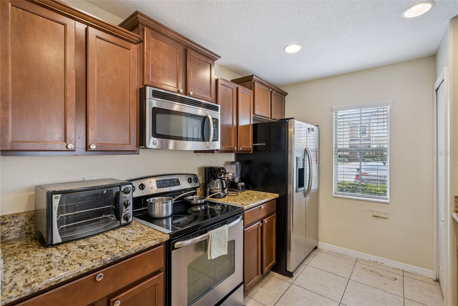 AMBERLEE TWNHMS - Residential