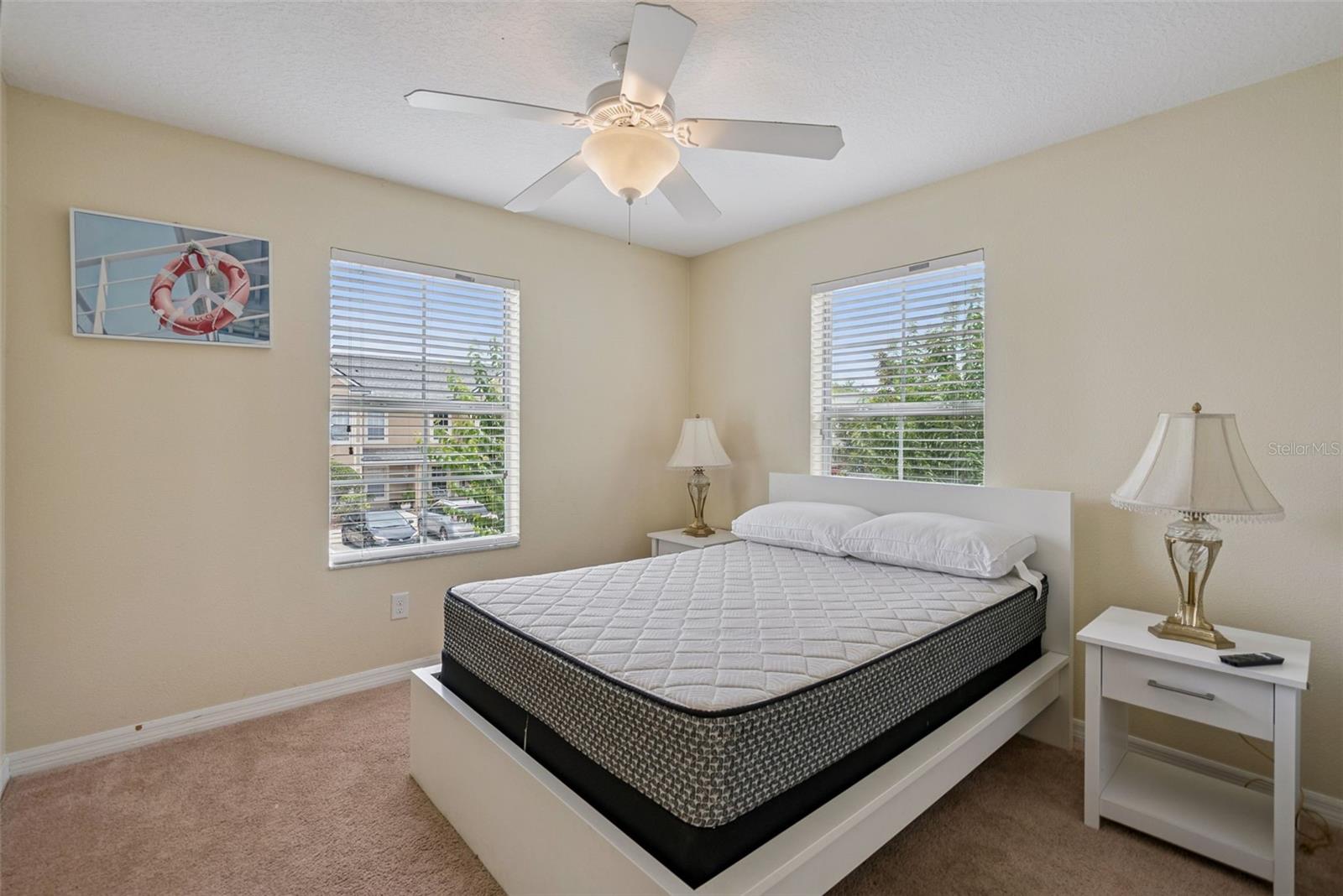 AMBERLEE TWNHMS - Residential